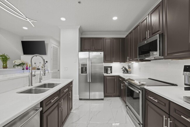 Photo - 616 NW 38th Cir