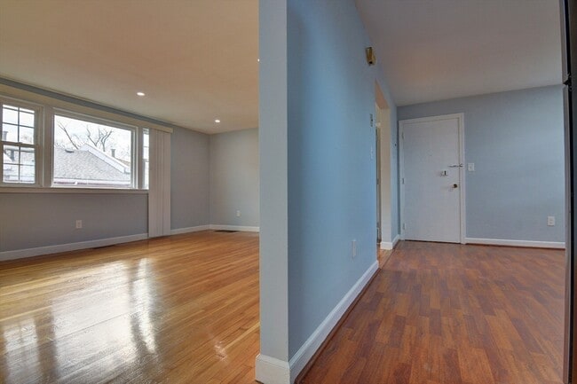 Photo - 30 Trull St Unit 3