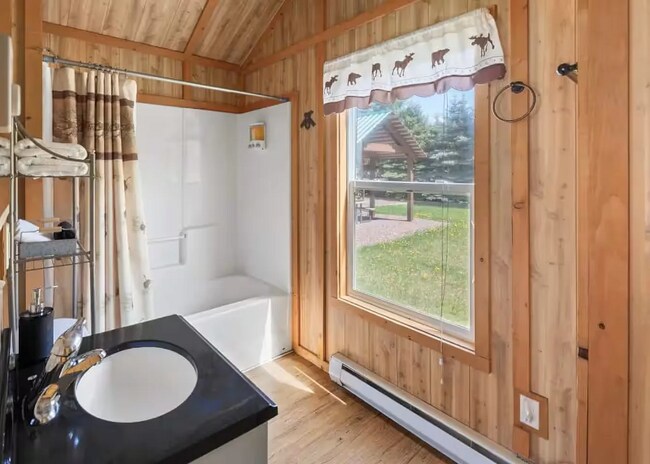 Photo - 10630 Hwy 2 E Unidad Eagles Nest Cabin