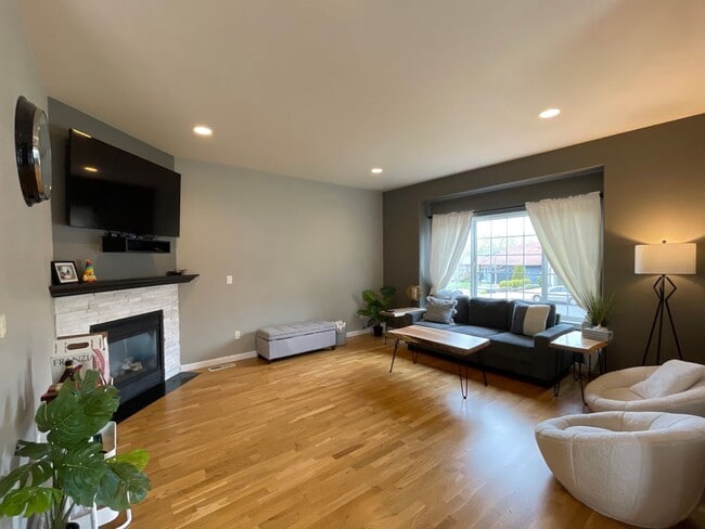 Photo - LEASE ASSIGNMENT AVAILABLE MARCH 1: Spacious 4 bdrm, 3 bath home in Cedar Ridge Development!