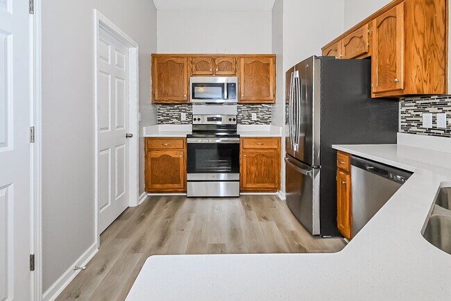 Photo - 1883 Cresent Ln