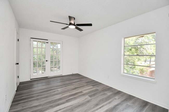 Photo - 7022 Castleview Ln