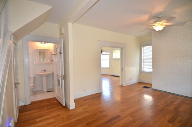 Photo - 2748 Markbreit Ave