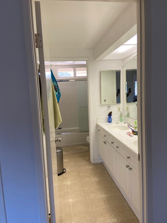 Photo - 5 Sandpebble