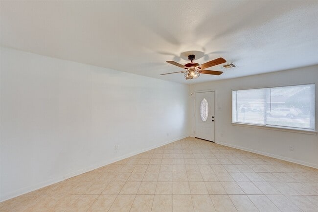 Photo - 309 Robbie St