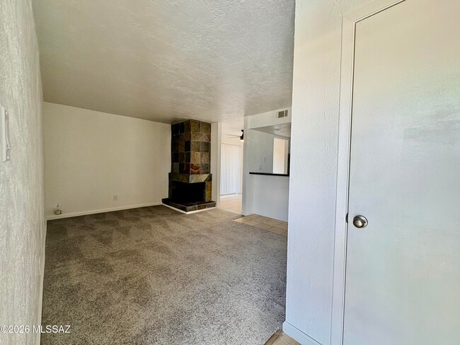 1620 N Wilmot Rd Unit D265