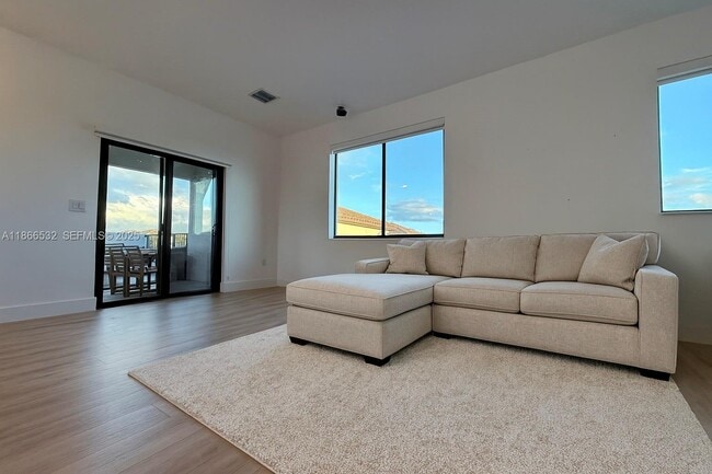 Photo - 4803 NW 83rd Ct