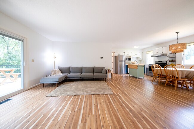 Photo - 13396 Everest Ave