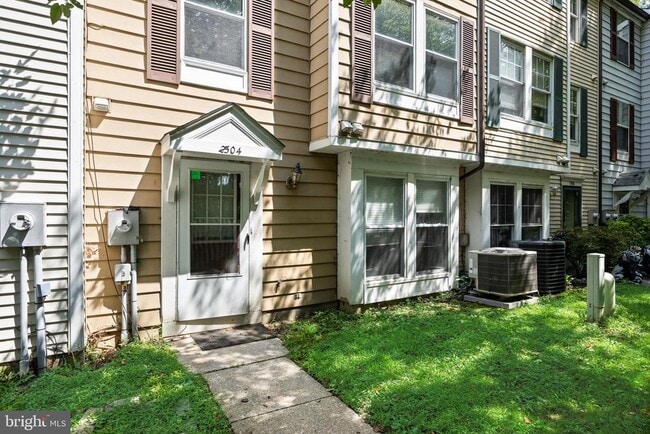 Photo - 2504 Greenwood Dr