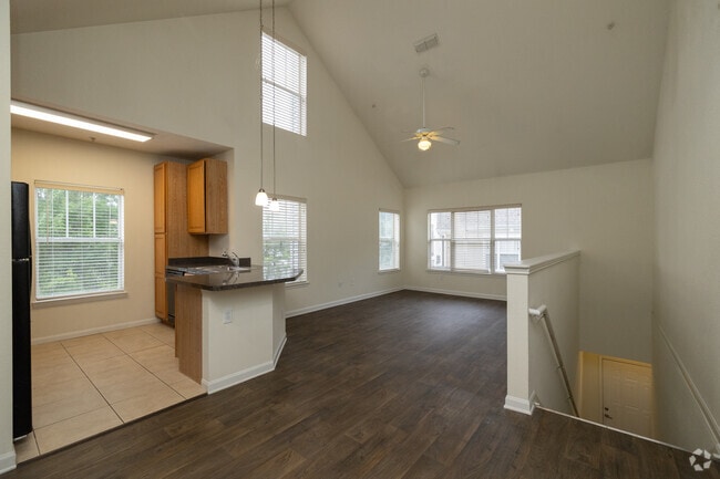 3BR, 2BA - 1,354SF - Livng Room
