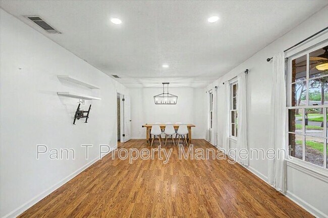Photo - 1332 Grace Dr