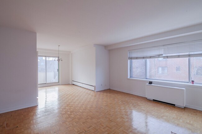 Photo - 4555 Av. Bonavista Unit 215