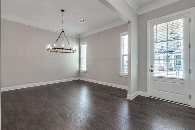 Photo - 440 Baroque Dr