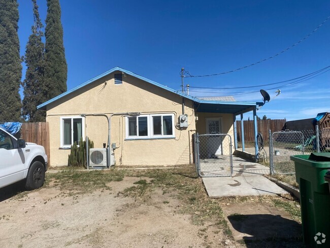 Building Photo - 1bd/1ba home + Yard