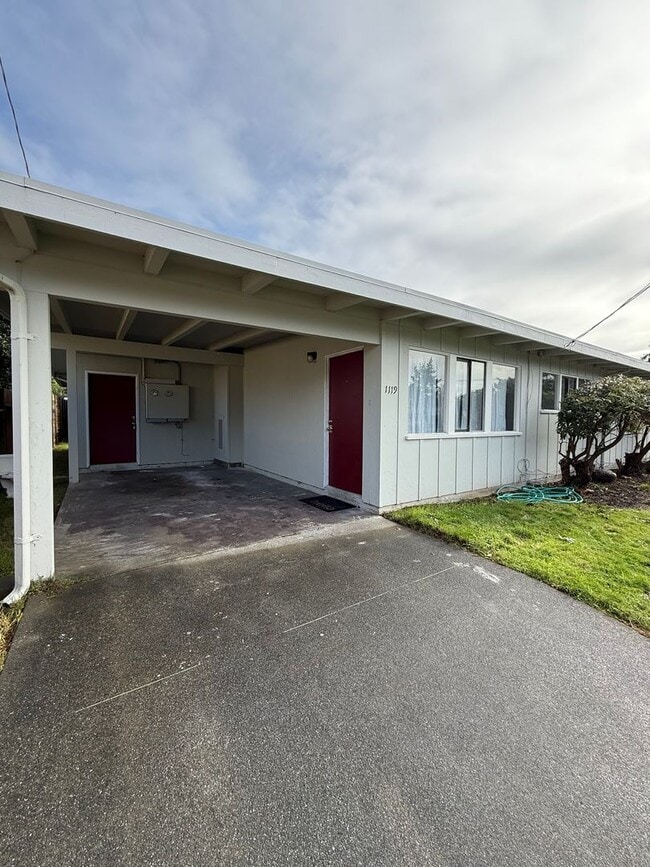 Building Photo - 1123 Vernon St Unit 1119 Vernon