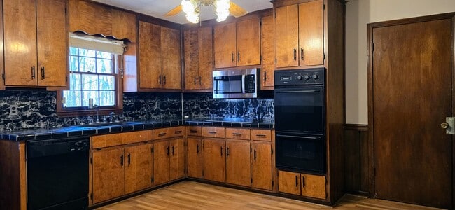 Photo - 275 Johnson Terrace