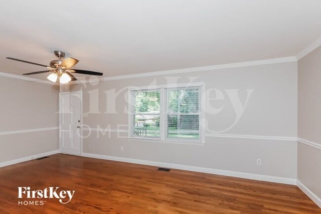 Photo - 120 Keowee Cir