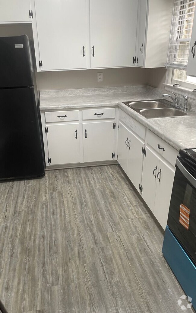 Building Photo - 139 Watson St Unit 139-4 Rental