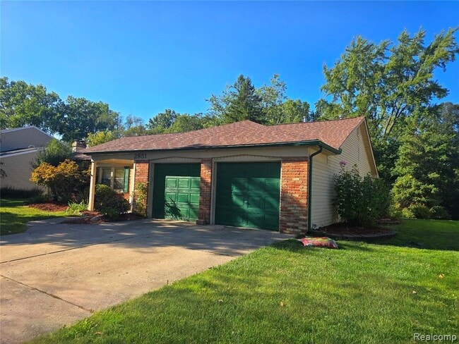 Photo - 2951 Hill Dr