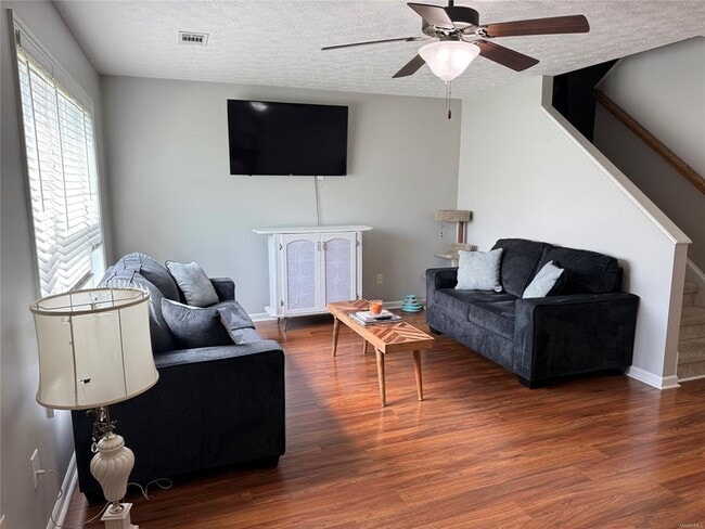Photo - 2110 Winding Oak Dr