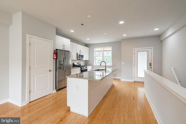 Photo - 4124 Tower St