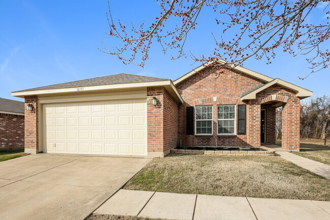Building Photo - 16737 Woodside Dr Rental