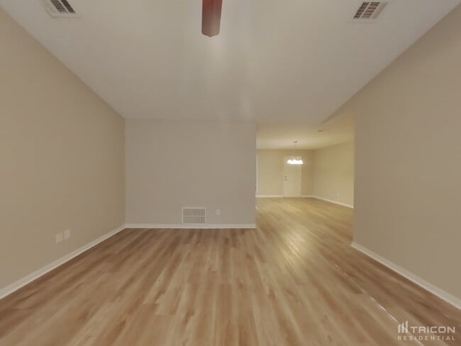 Photo - 114 Scarborough Ct