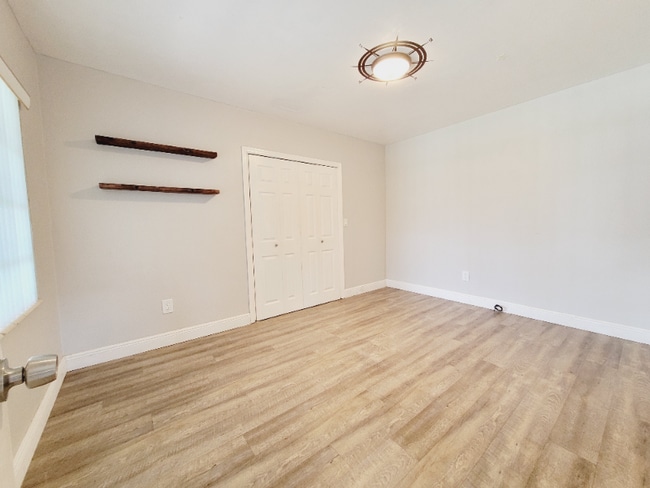 Photo - 567 E 11th St