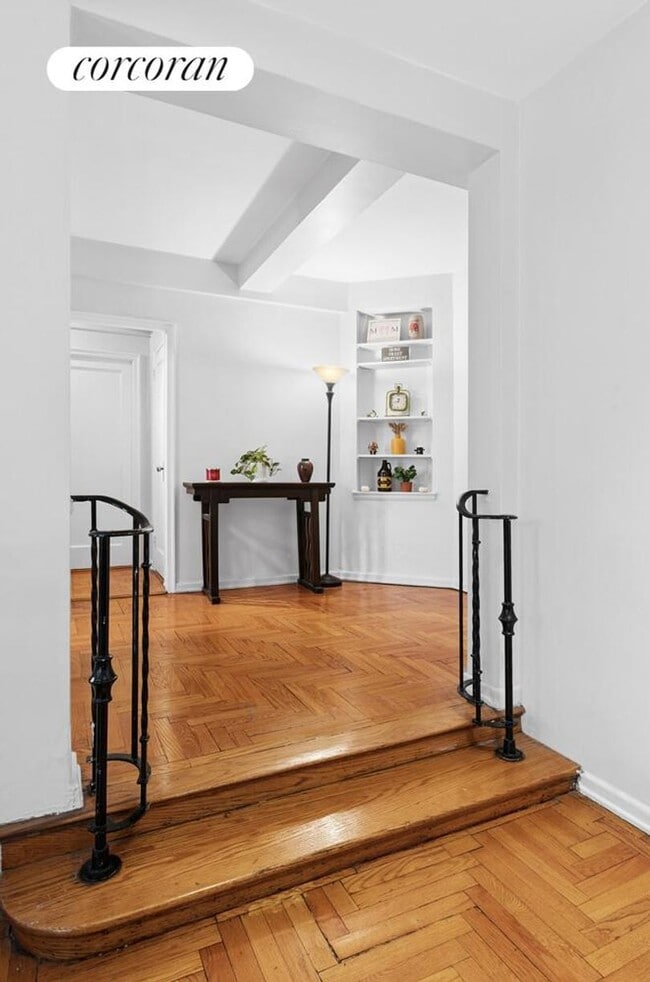 Photo - 77 Park Terrace E