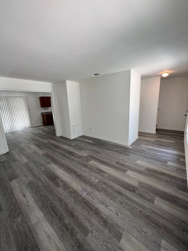 Photo - 424 Tarragon Wy SW Unit A