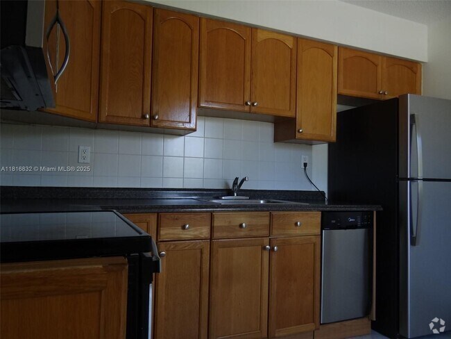 Building Photo - 812 NE 2nd St Unit 1 Rental