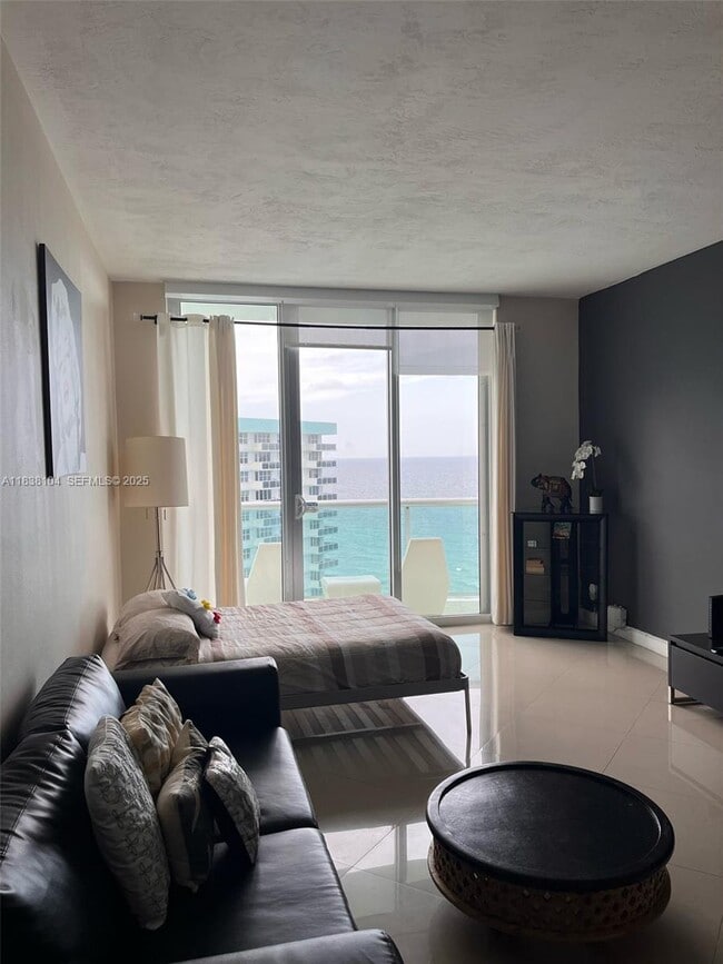 Building Photo - 3801 S Ocean Dr Unit PH16Y