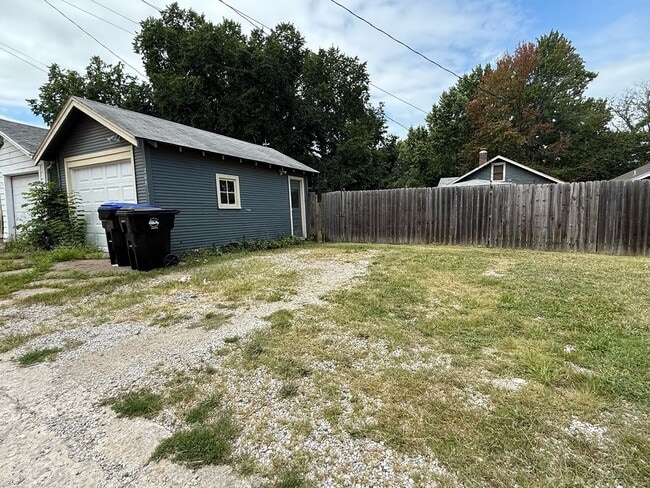 Photo - 3 bedroom 1 bath near downtown