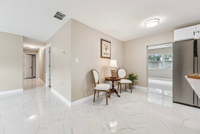 Photo - 3033 Sutton Dr