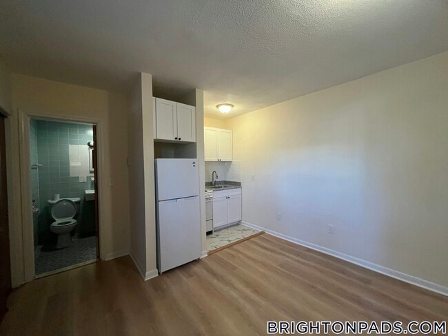 Photo - 2018 Commonwealth Ave Unit 9
