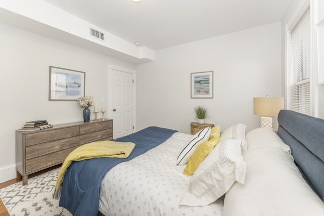 Photo - 172 Boylston St Condo Unit 2