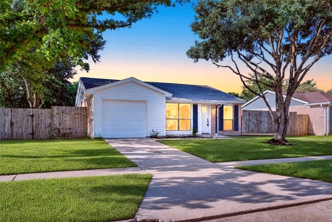 Building Photo - 24114 4 Sixes Ln