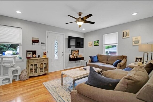 Photo - 1329 Plaza Ave SW