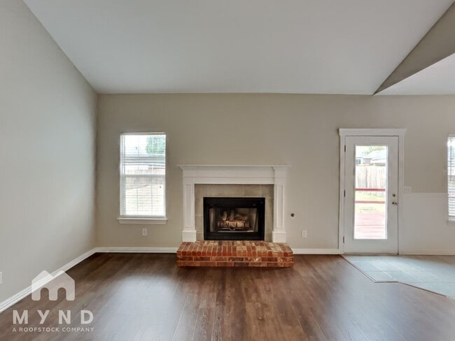 Photo - 214 Blake Dr