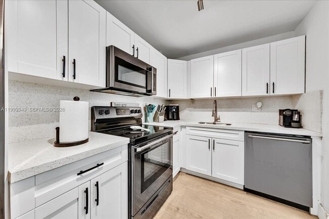 Photo - 9225 SW 87th Ave Unidad A12