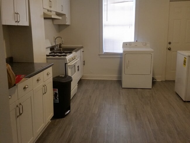 Kitchen - 2134 E Oliver St