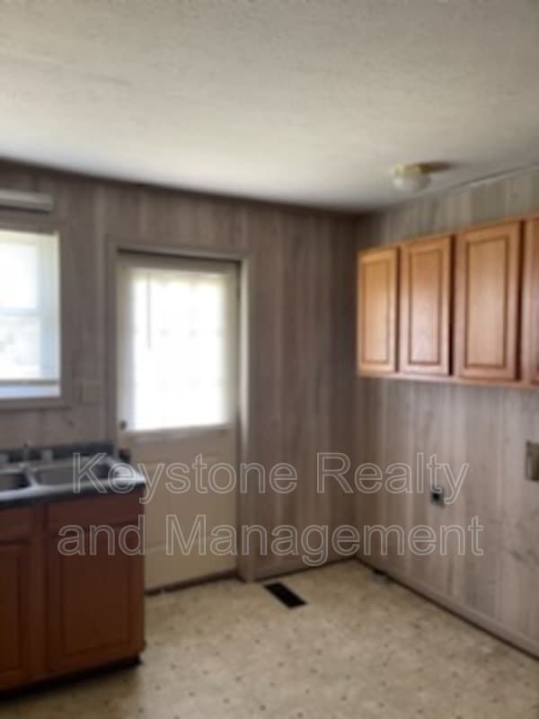 Photo - 410 Lucky Debonair St