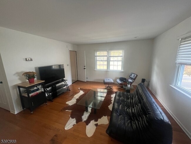 Photo - 76 Mt Kemble Ave