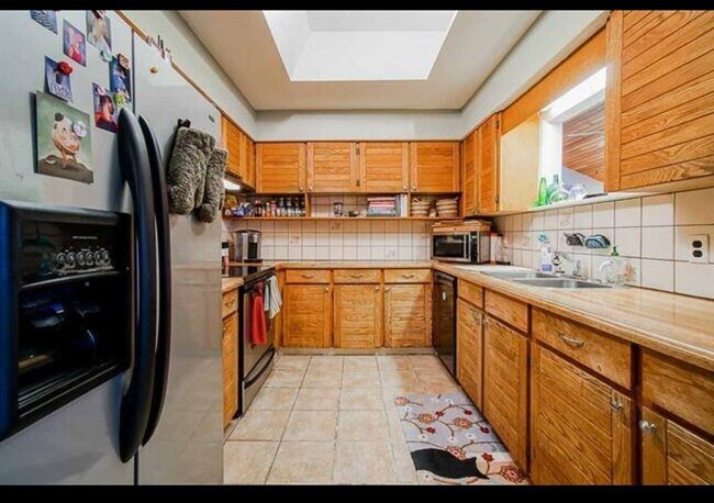 Photo - 14932-1490A 90a Ave