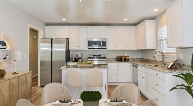 703 Summer Dawn Cir