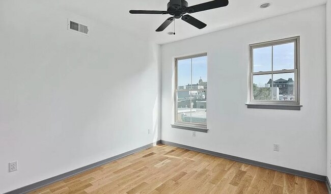 Photo - 2646 Janney St