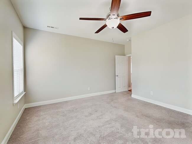 Photo - 1363 Coates Ln