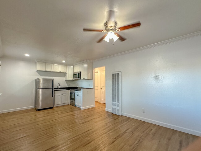 Building Photo - 15441 Marty Dr Unit 41