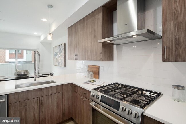 Building Photo - 322 Fairmount Ave Rental