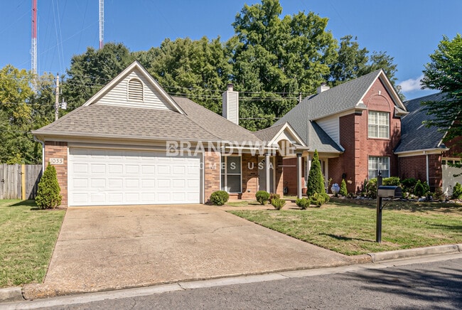 1033 Nolan Ln